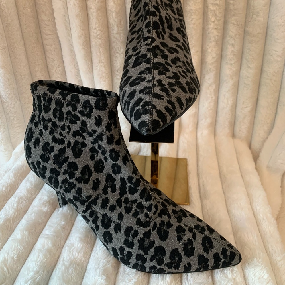 NINE WEST booties